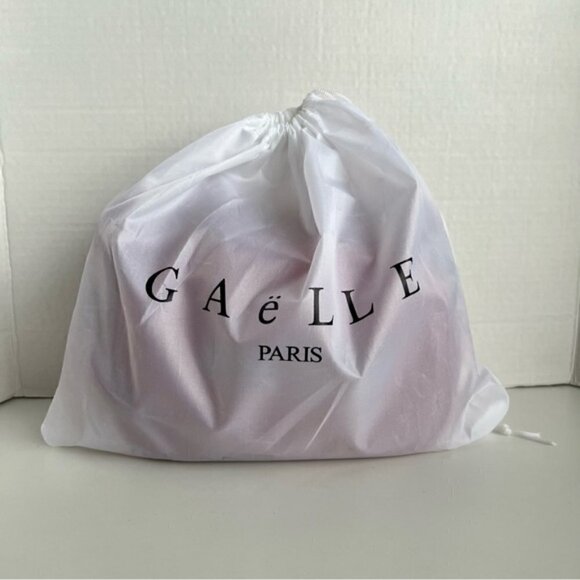 Gaelle Paris Tracollina Logo Cross body Bag - Red/Silver. Size: 8.2" X 5.3" X 2. - Picture 16 of 16